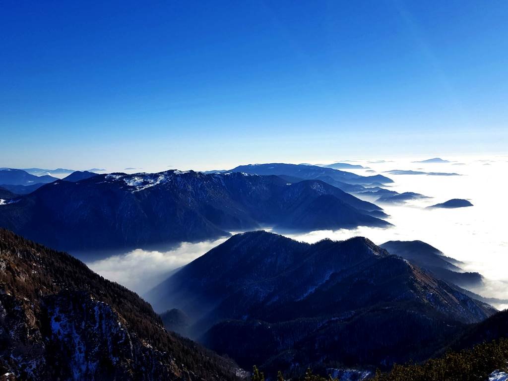 Távolban a Velika Planina