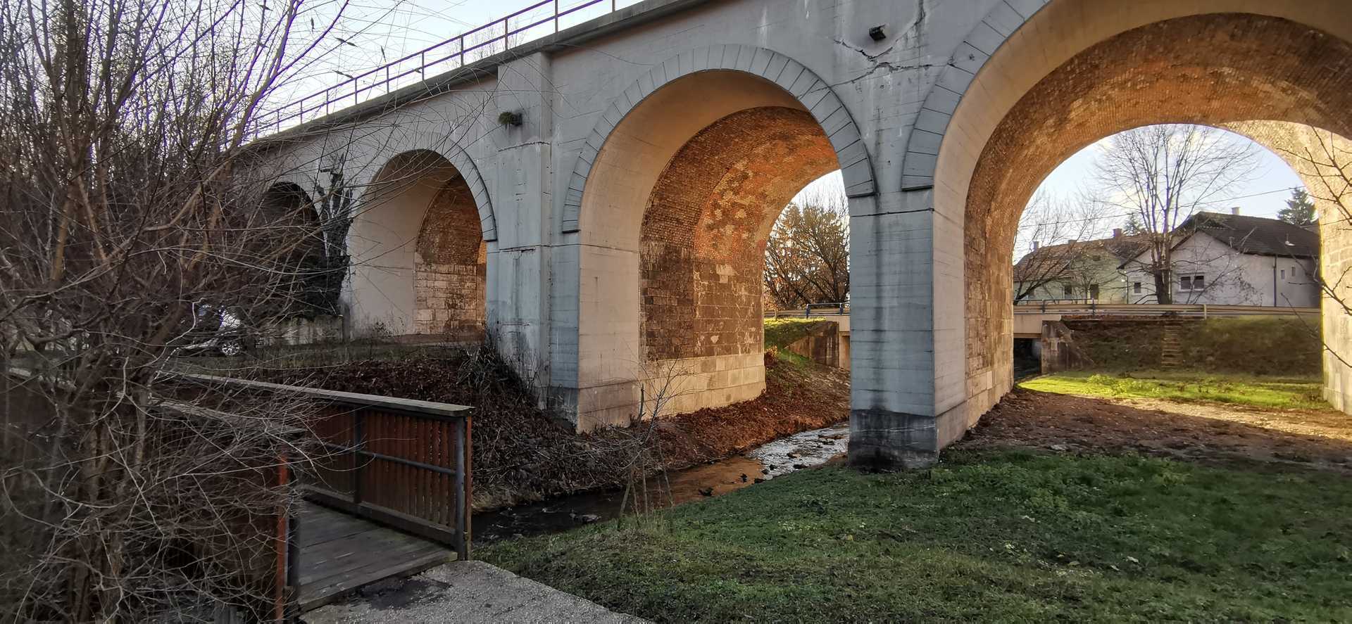 Zebegényi Julianus kör Remete-barlangi látogatással-5