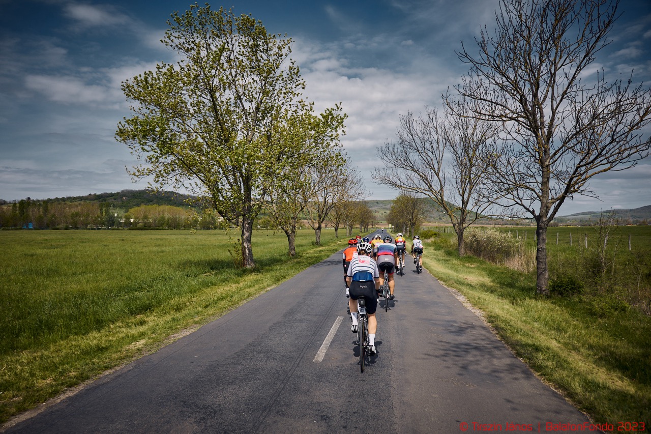 Országúti kerékpárosok szevasztok: BalatonFondó 2024-2