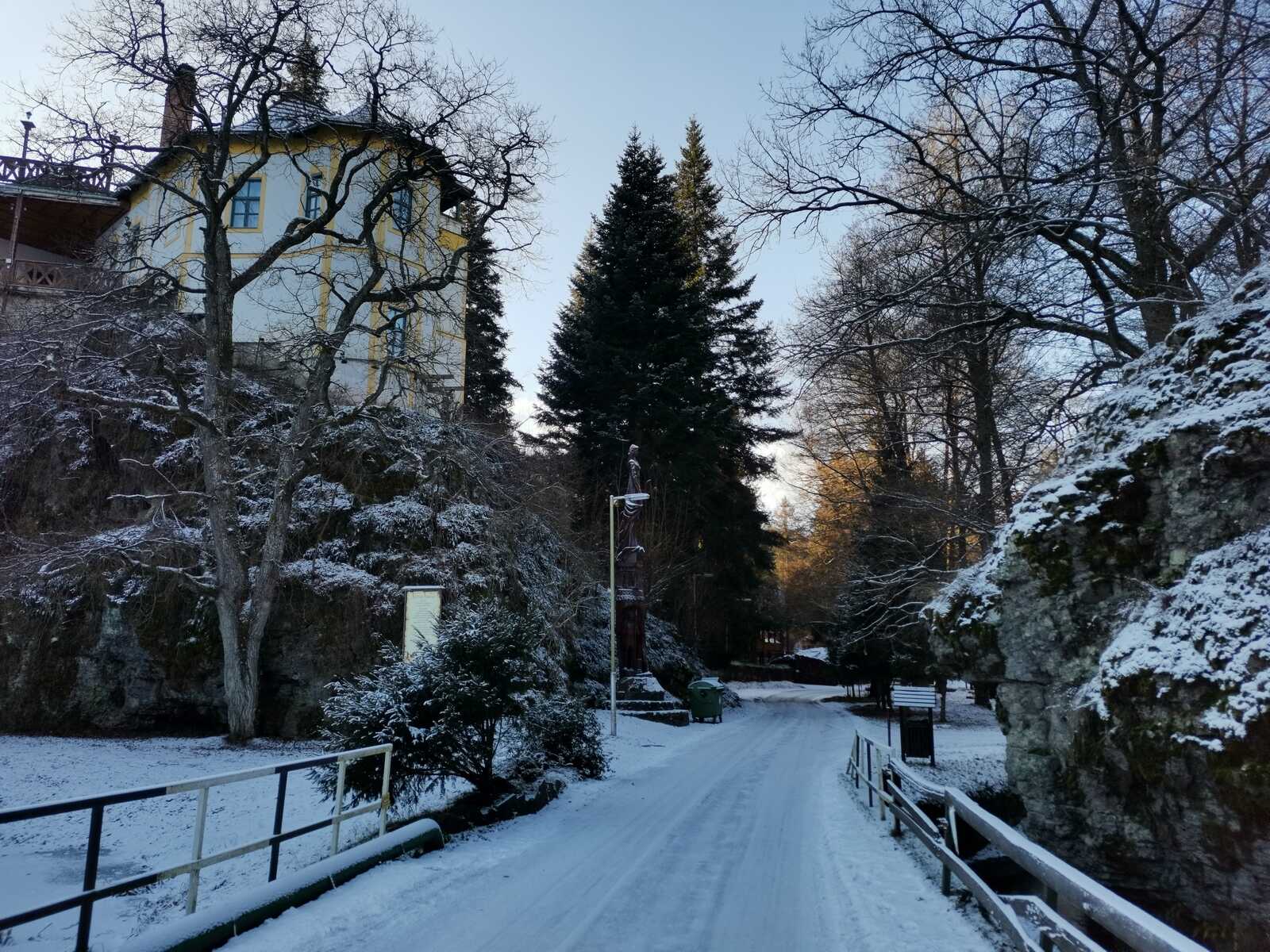 A Kőkapun túl kő követ követ, kövesd!-1