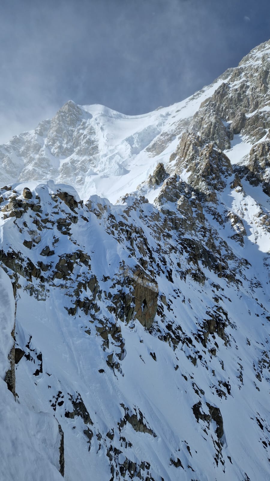 Magyar alpinisták télen nyitottak új utat Grúzia legmagasabb hegyén-6